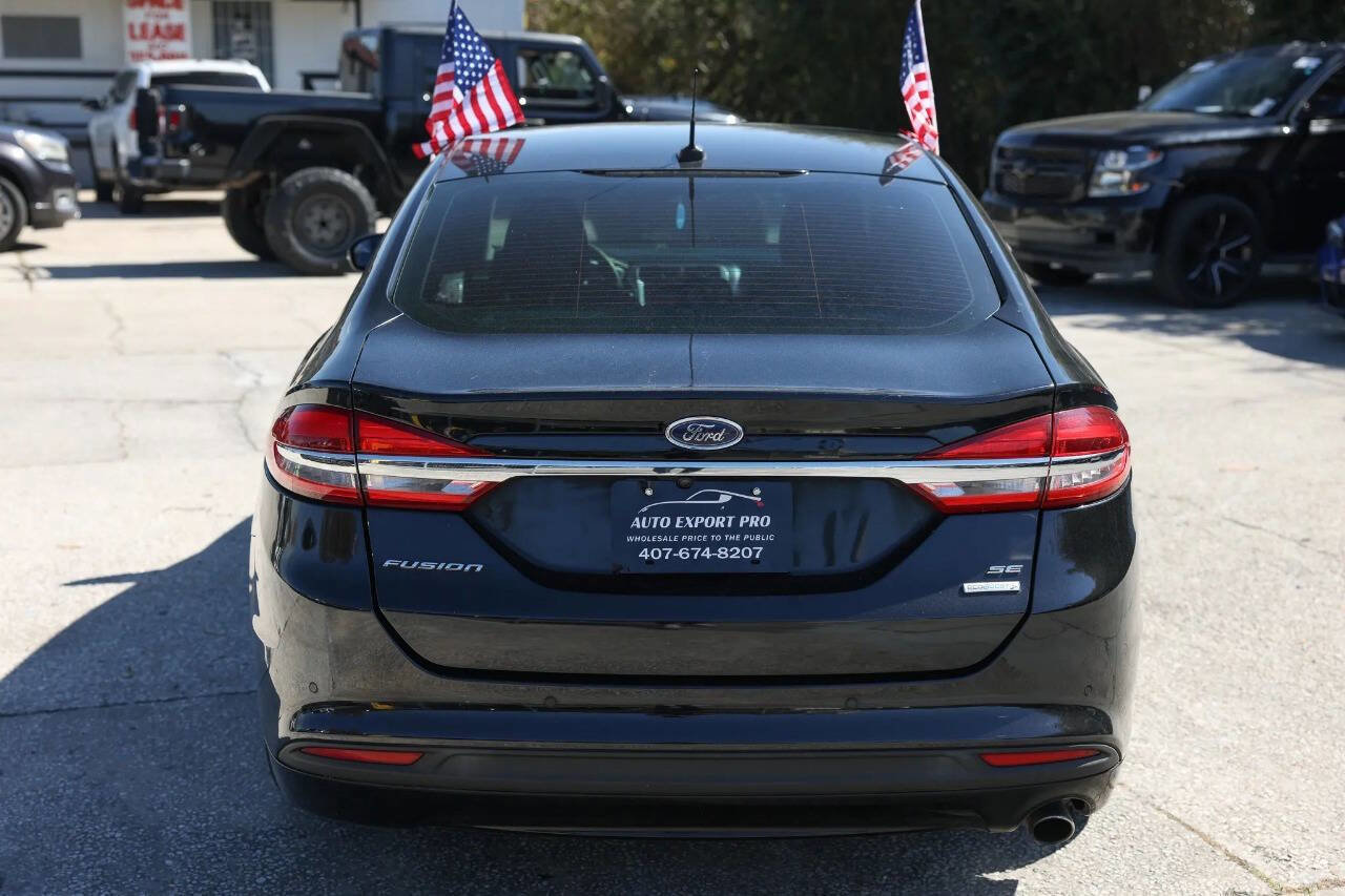 Used 2018 Ford Fusion SE w/ Fusion SE Technology Package image 6