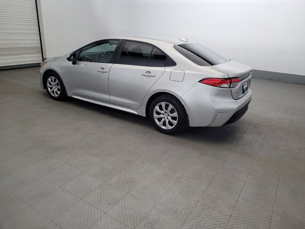 Used 2025 Toyota Corolla LE FWD image 3