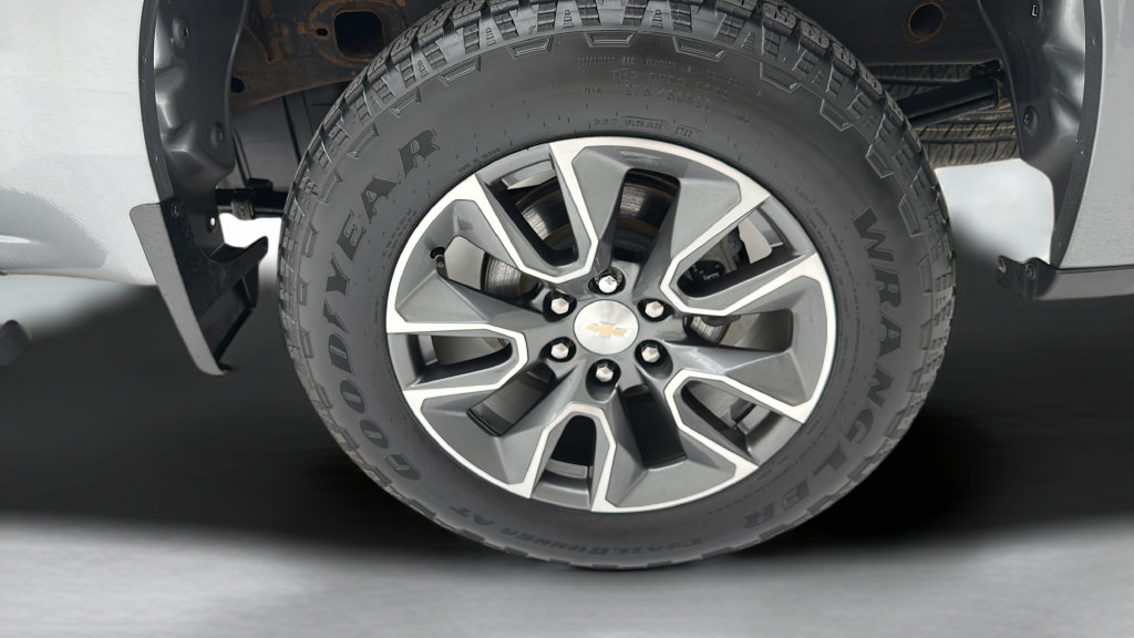 Used 2024 Chevrolet Silverado 1500 LT AWD/4WD image 10