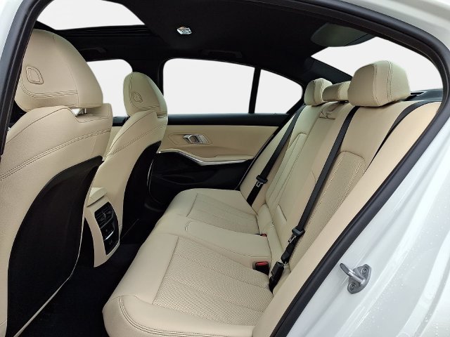 New 2026 BMW 330i xDrive Sedan w/ M Sport Package AWD/4WD image 9
