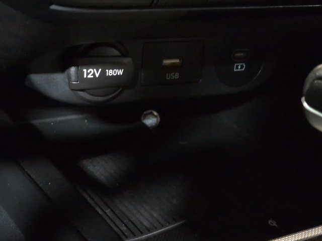 Used 2025 Hyundai Elantra SEL FWD image 19