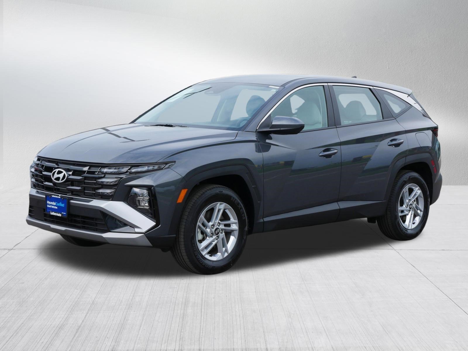 Used 2025 Hyundai Tucson SE AWD/4WD image 3
