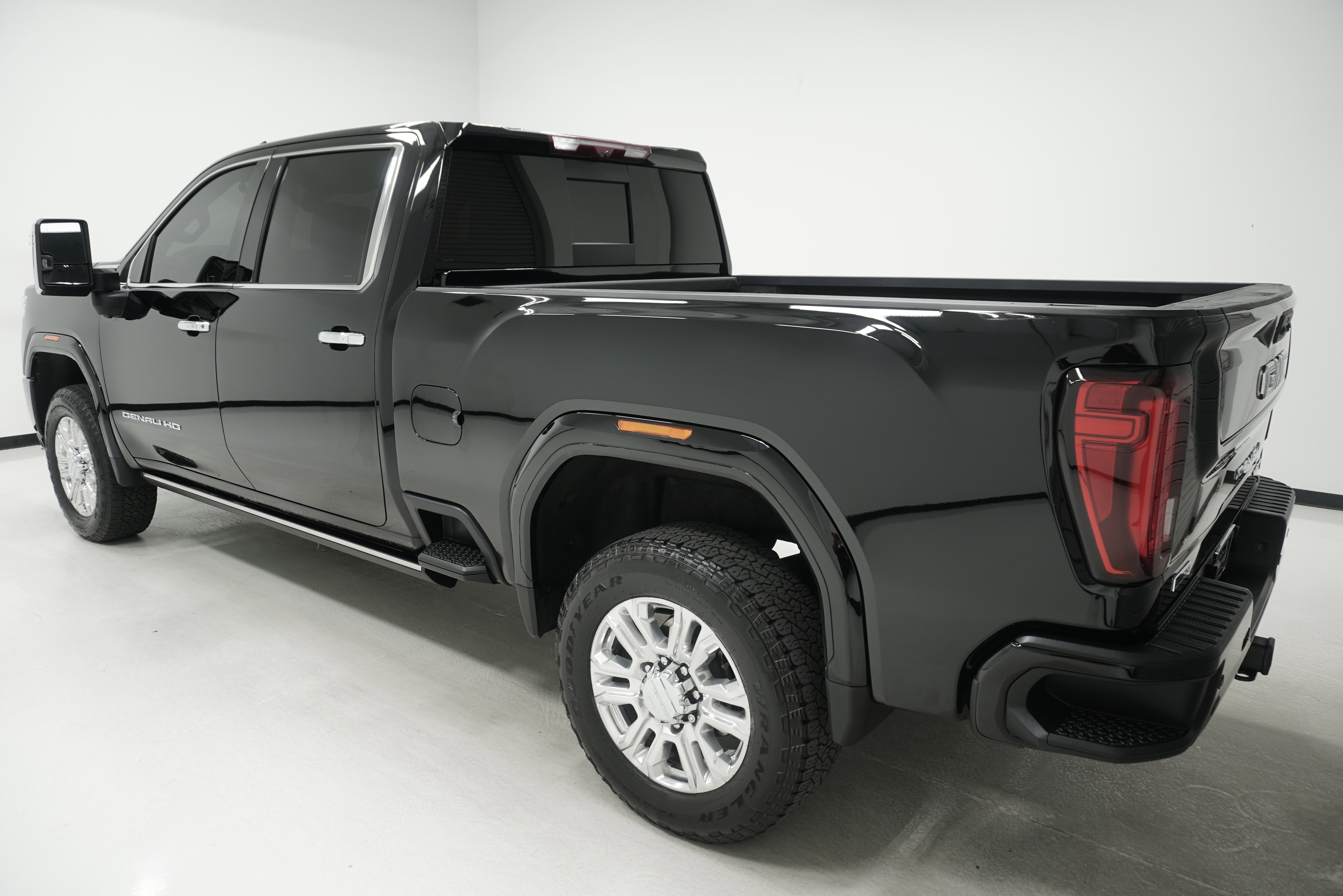 Used 2021 GMC Sierra 2500 Denali w/ Denali Ultimate Package AWD/4WD image 5