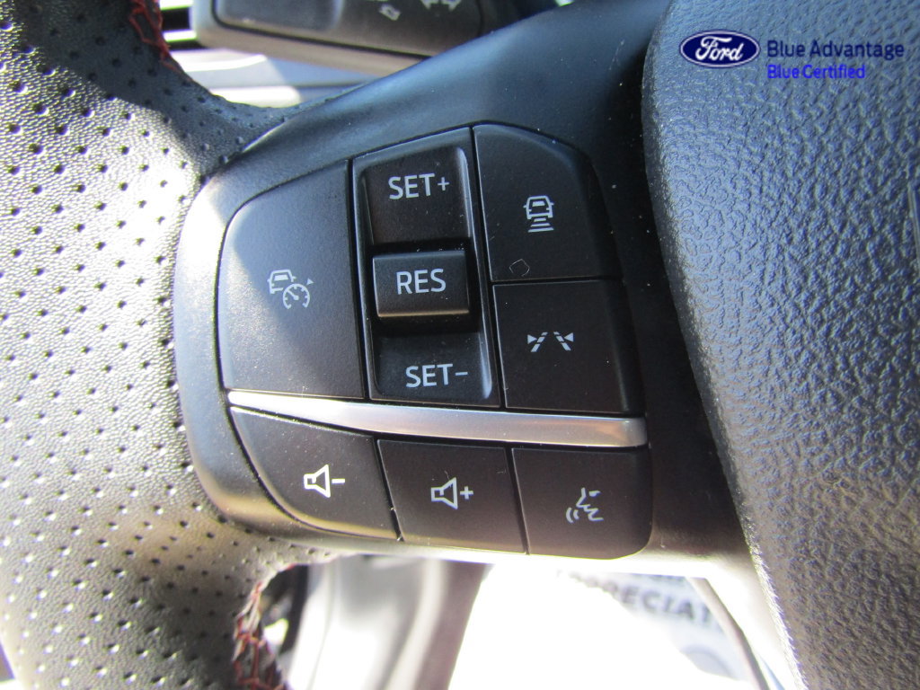 Used 2023 Ford Escape ST-Line Elite w/ Premium Technology Package AWD/4WD image 32