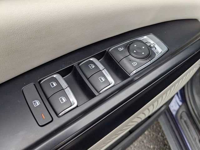 Used 2024 Kia Carnival LX image 11