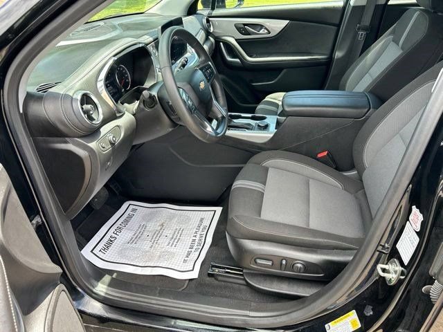 Used 2025 Chevrolet Blazer LT FWD image 12