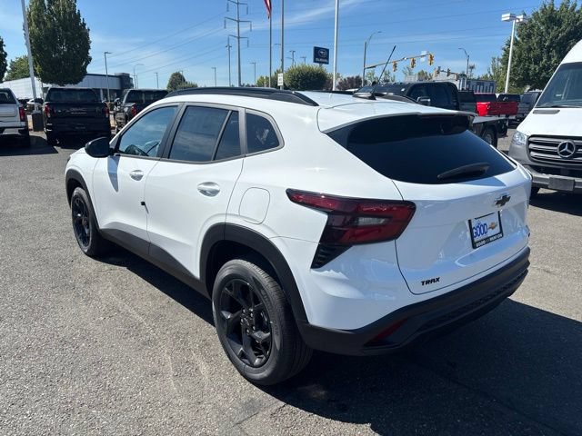 New 2026 Chevrolet Trax LT w/ Driver Confidence Package FWD image 3