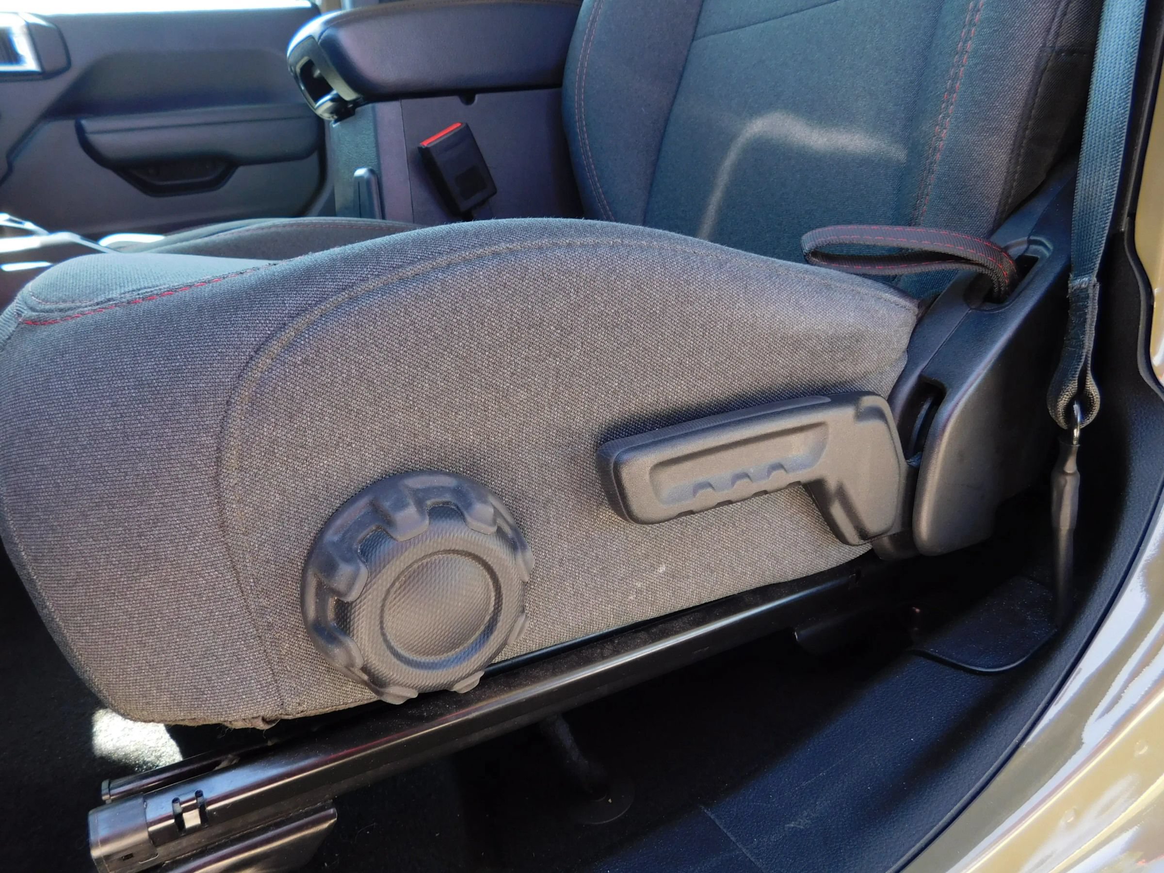 Used 2025 Jeep Wrangler Unlimited Rubicon AWD/4WD image 17