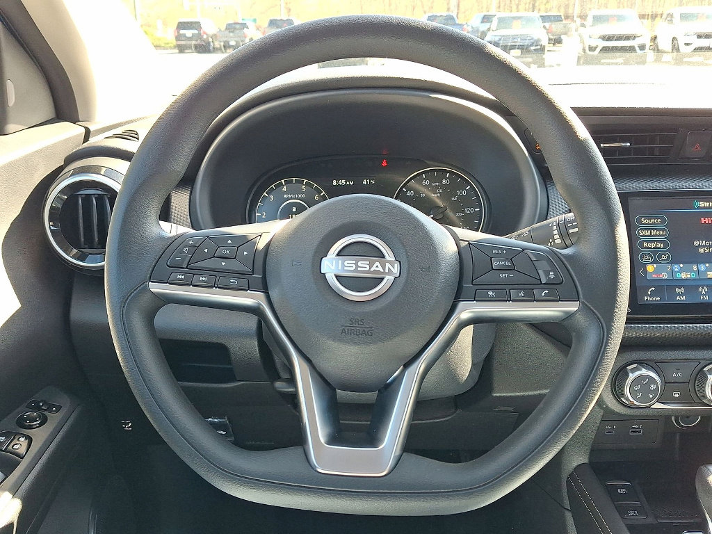 Used 2024 Nissan Kicks SV w/ Interior Electronics Package FWD image 17