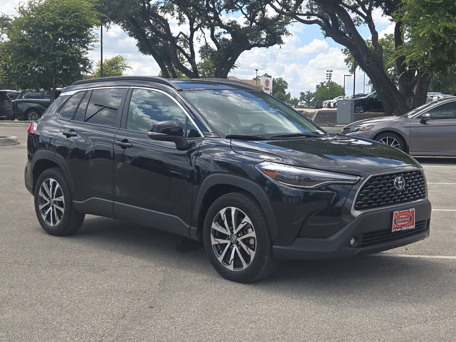 Certified 2025 Toyota Corolla Cross XLE FWD image 7