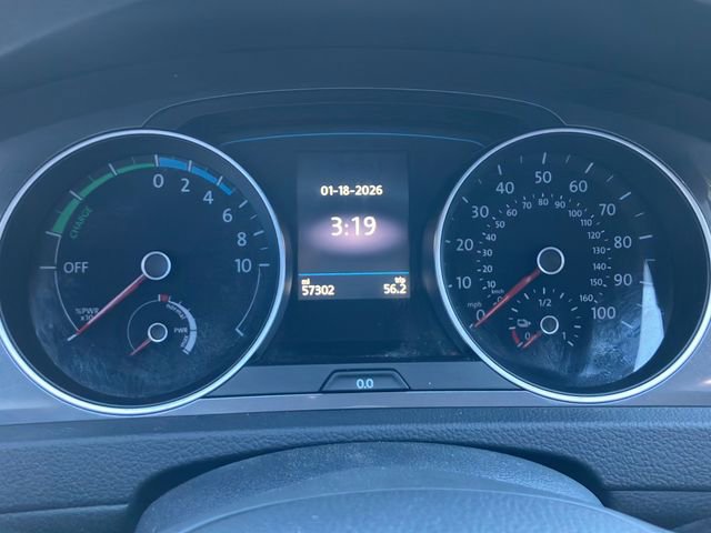 Used 2016 Volkswagen e-Golf SE w/ DC Fast Charging Package image 16