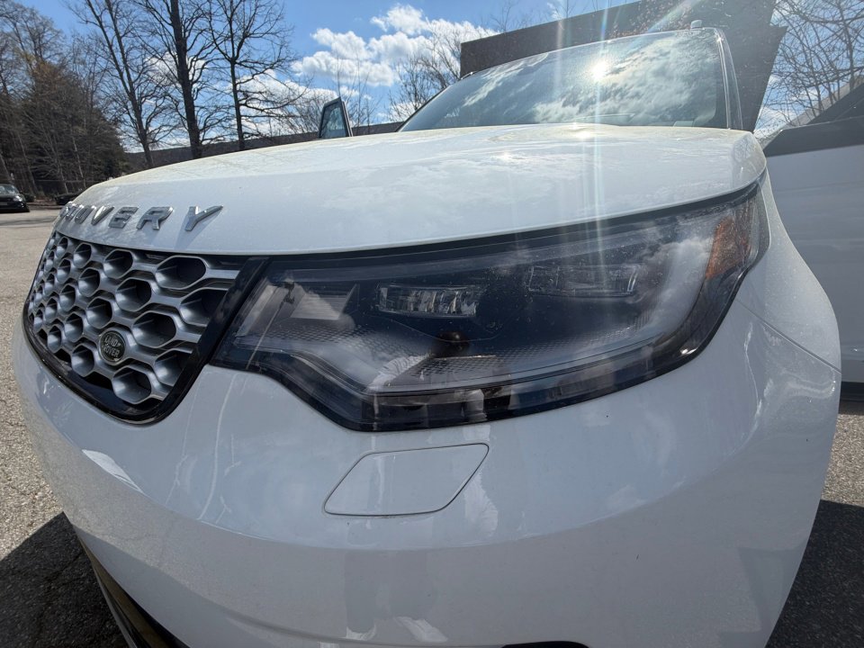New 2026 Land Rover Discovery Limited Edition AWD/4WD image 25