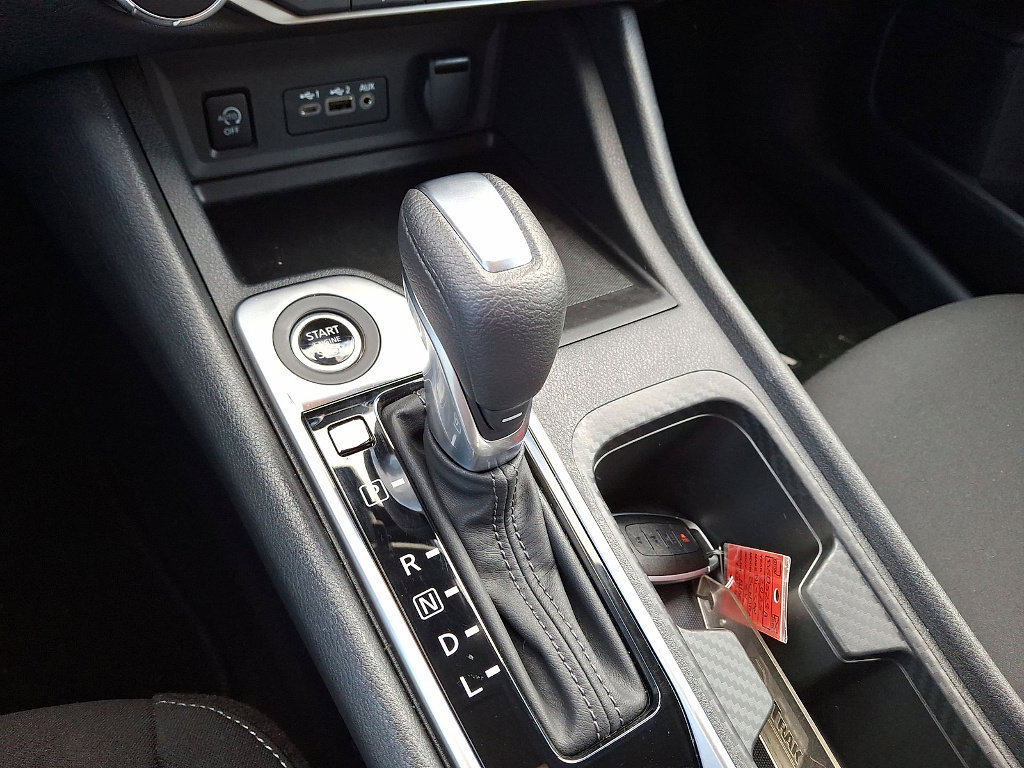 Used 2025 Nissan Sentra SV w/ Trunk Package image 12