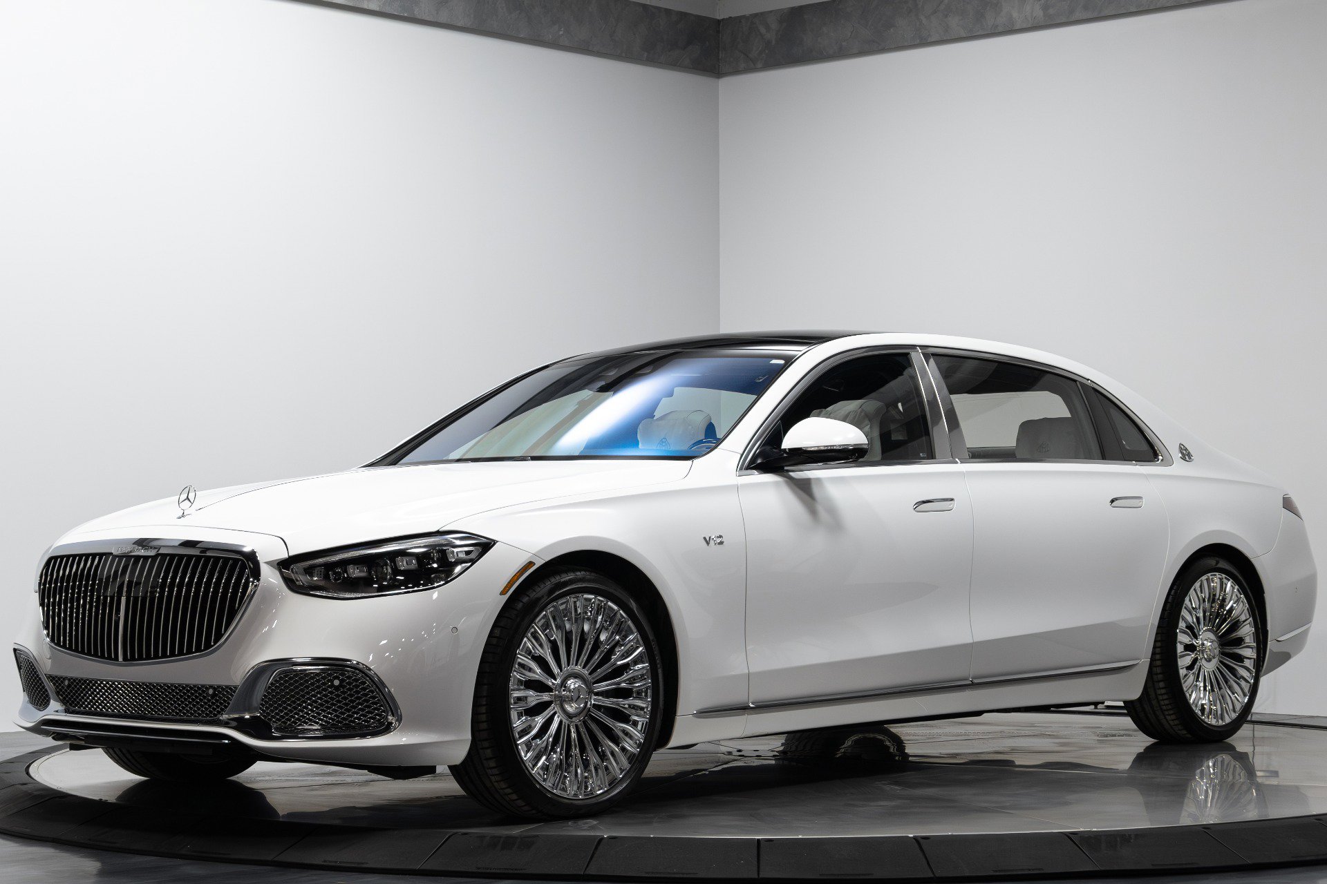 Used 2024 Mercedes-Benz Maybach S 680 Maybach S 680 4MATIC image 2