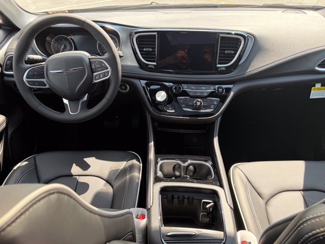 New 2026 Chrysler Pacifica Limited FWD image 35