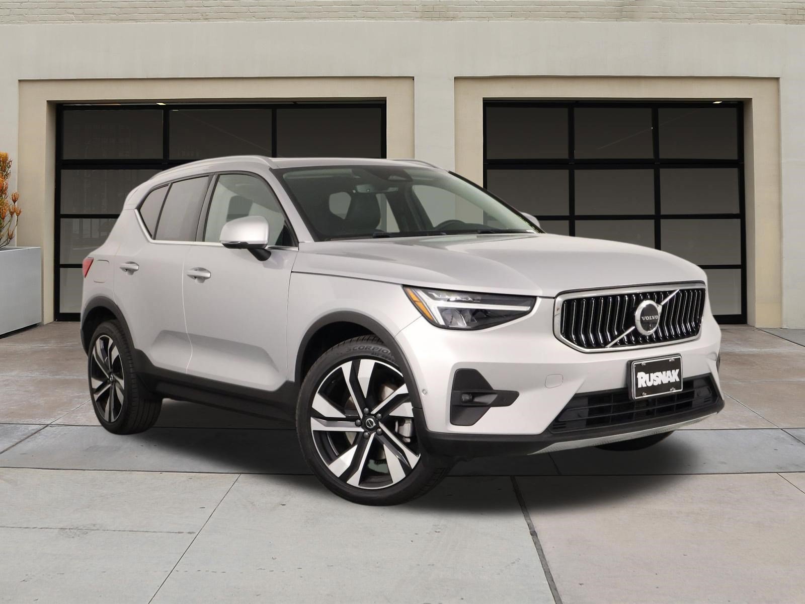 Certified 2023 Volvo XC40 B5 Ultimate w/ Protection Package Premier AWD/4WD image 34