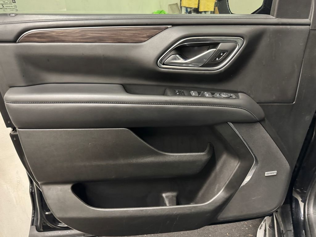 Used 2022 Chevrolet Suburban LT image 14