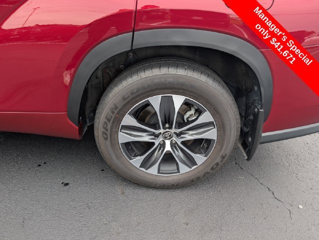Used 2025 Toyota Highlander XLE AWD/4WD image 24