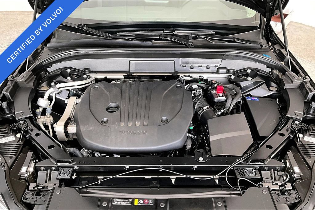 Certified 2026 Volvo XC60 B5 Plus AWD/4WD image 11