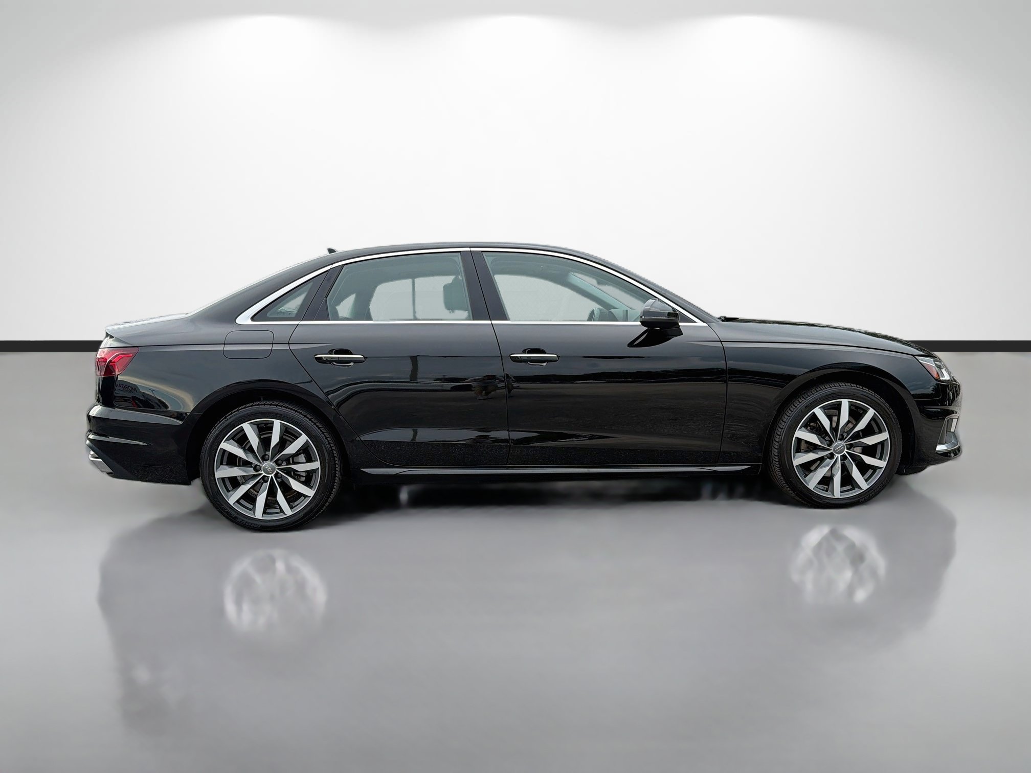 Used 2020 Audi A4 2.0T Premium w/ Convenience Package FWD image 2