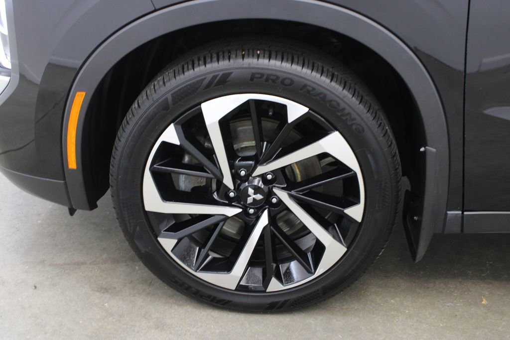 Used 2024 Mitsubishi Outlander SEL AWD/4WD image 27