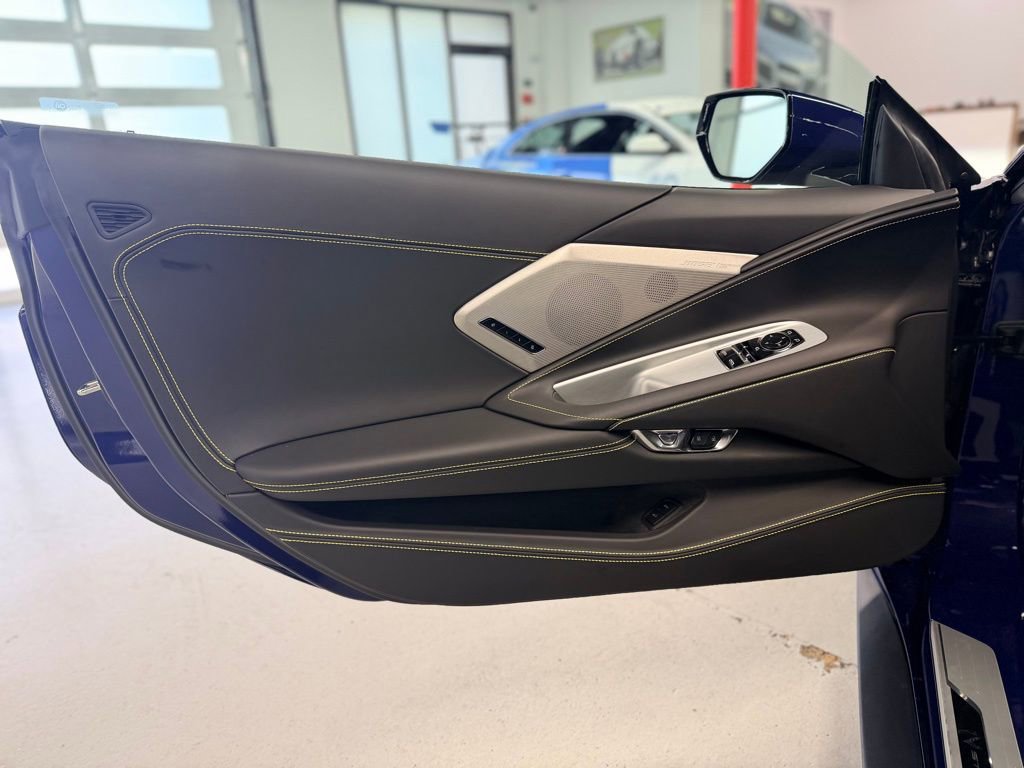 Used 2025 Chevrolet Corvette Stingray Premium Cpe w/ Z51 Performance Package image 13