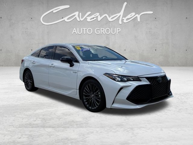 Used 2019 Toyota Avalon XSE FWD image 2