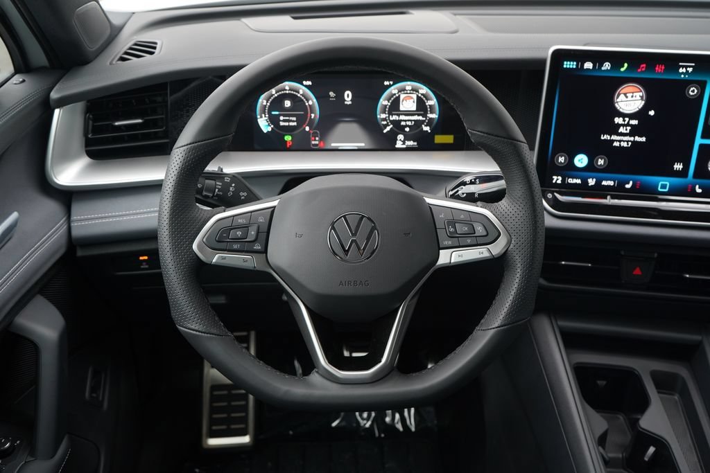 New 2026 Volkswagen Tiguan SE R-Line FWD image 9