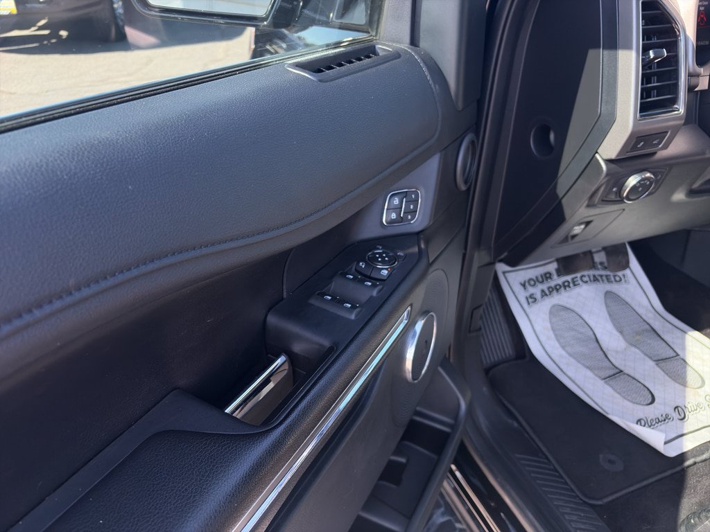 Used 2020 Ford Expedition XLT w/ Equipment Group 202A AWD/4WD image 11