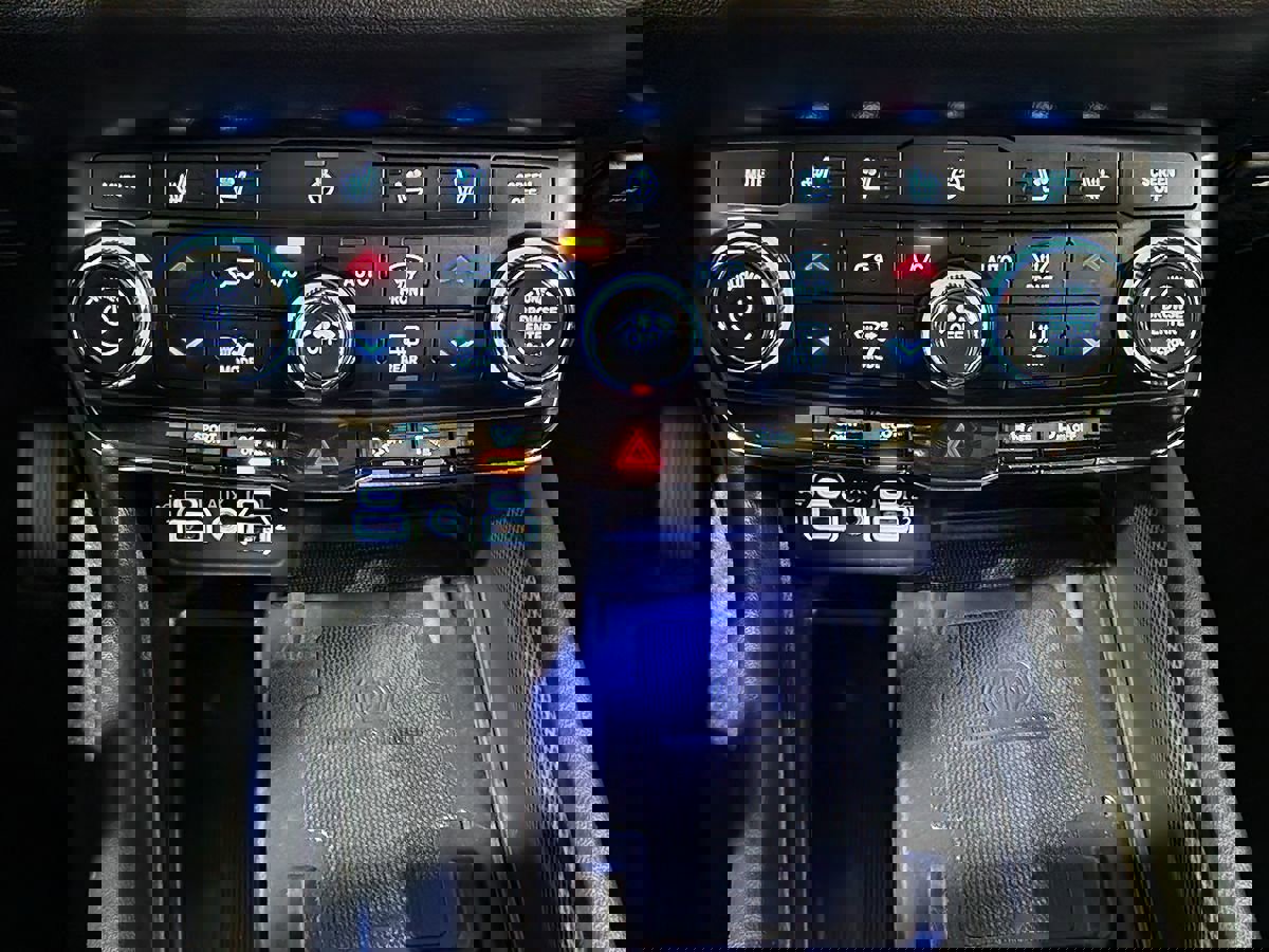 Used 2022 Dodge Durango R/T w/ Blacktop Package image 38