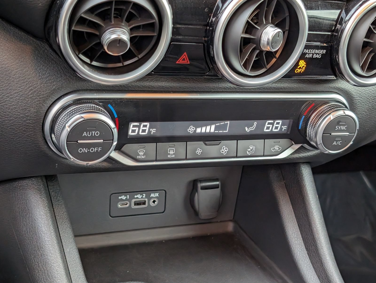 Used 2023 Nissan Sentra SR w/ Electronics Package FWD image 24