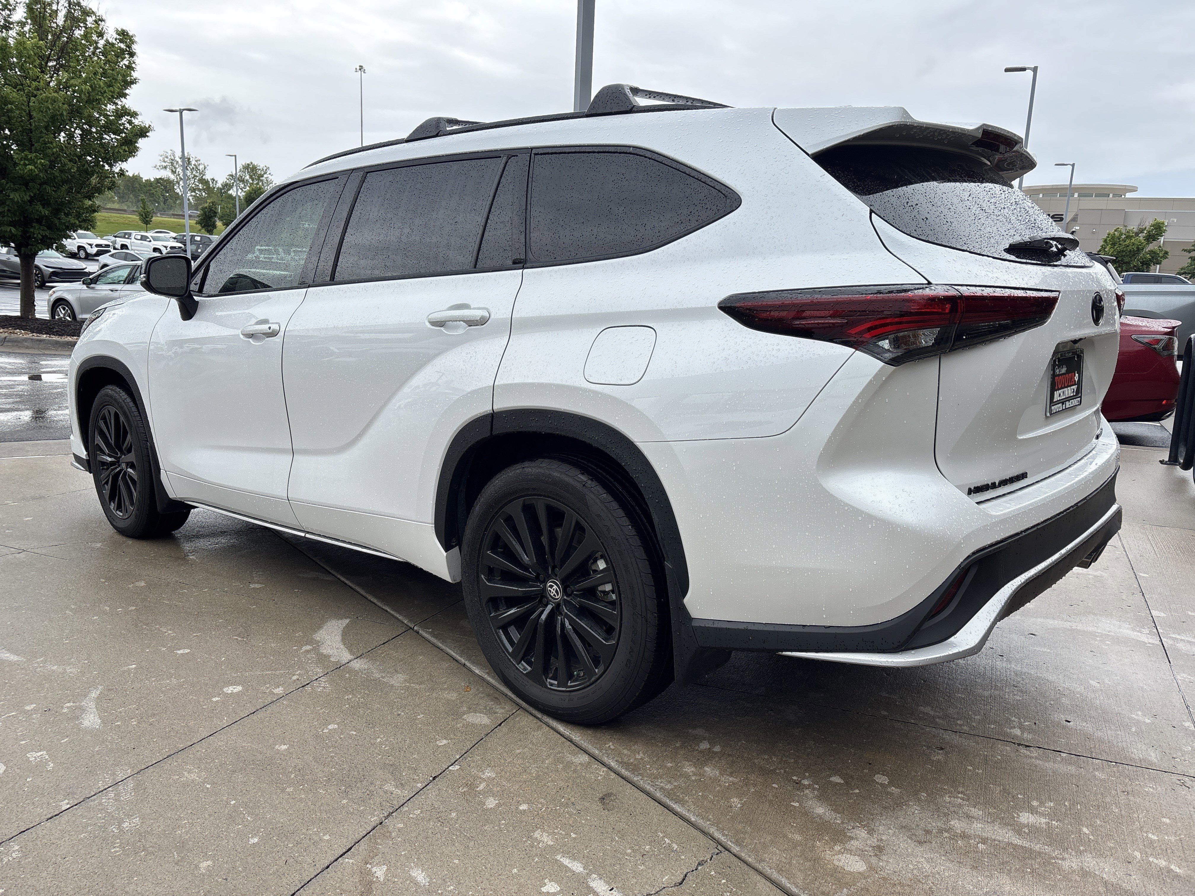 Used 2025 Toyota Highlander XSE AWD/4WD image 8