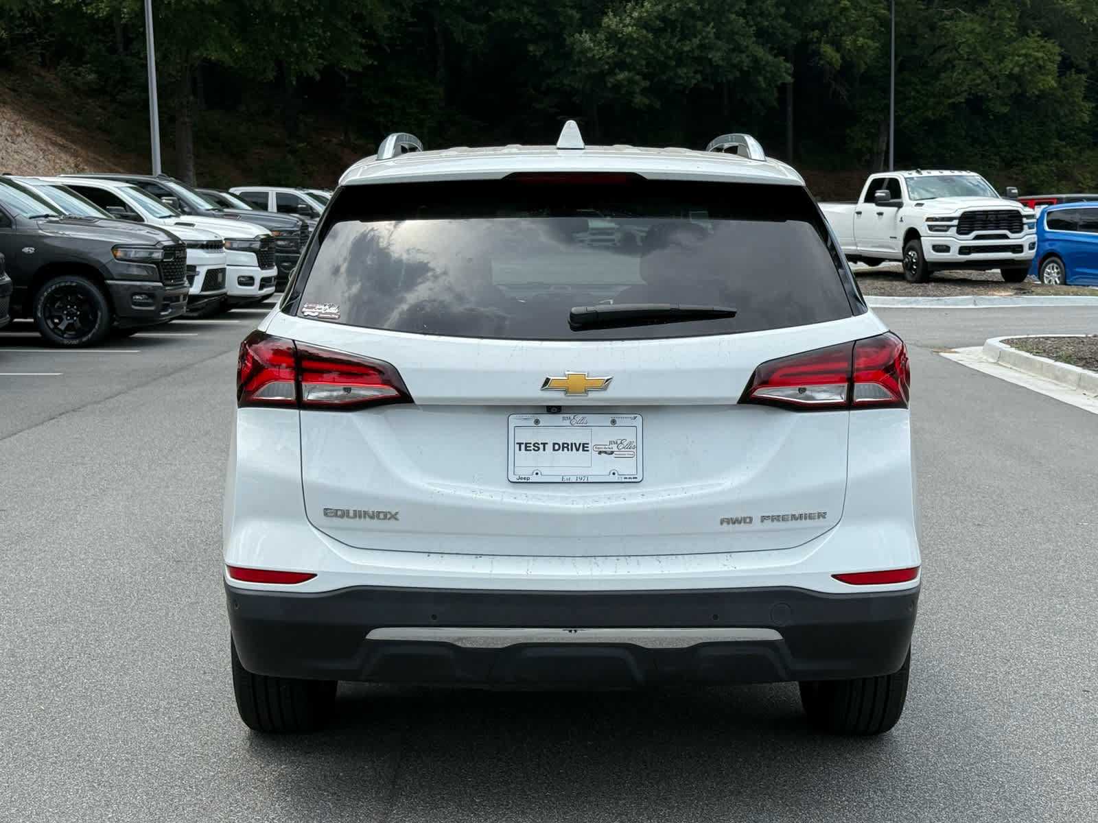Used 2022 Chevrolet Equinox Premier AWD/4WD image 4