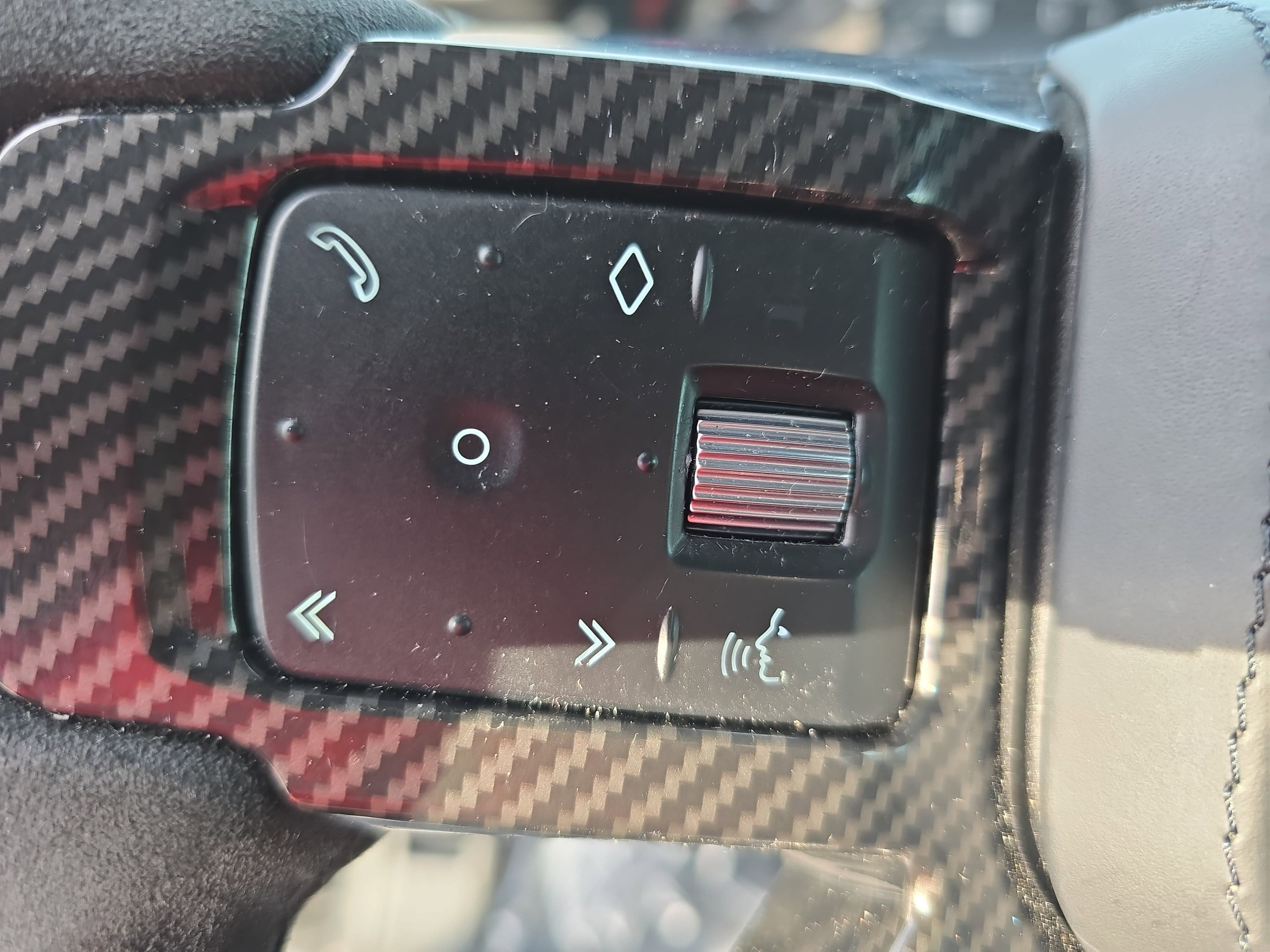 Used 2023 Land Rover Defender 110 V8 image 17