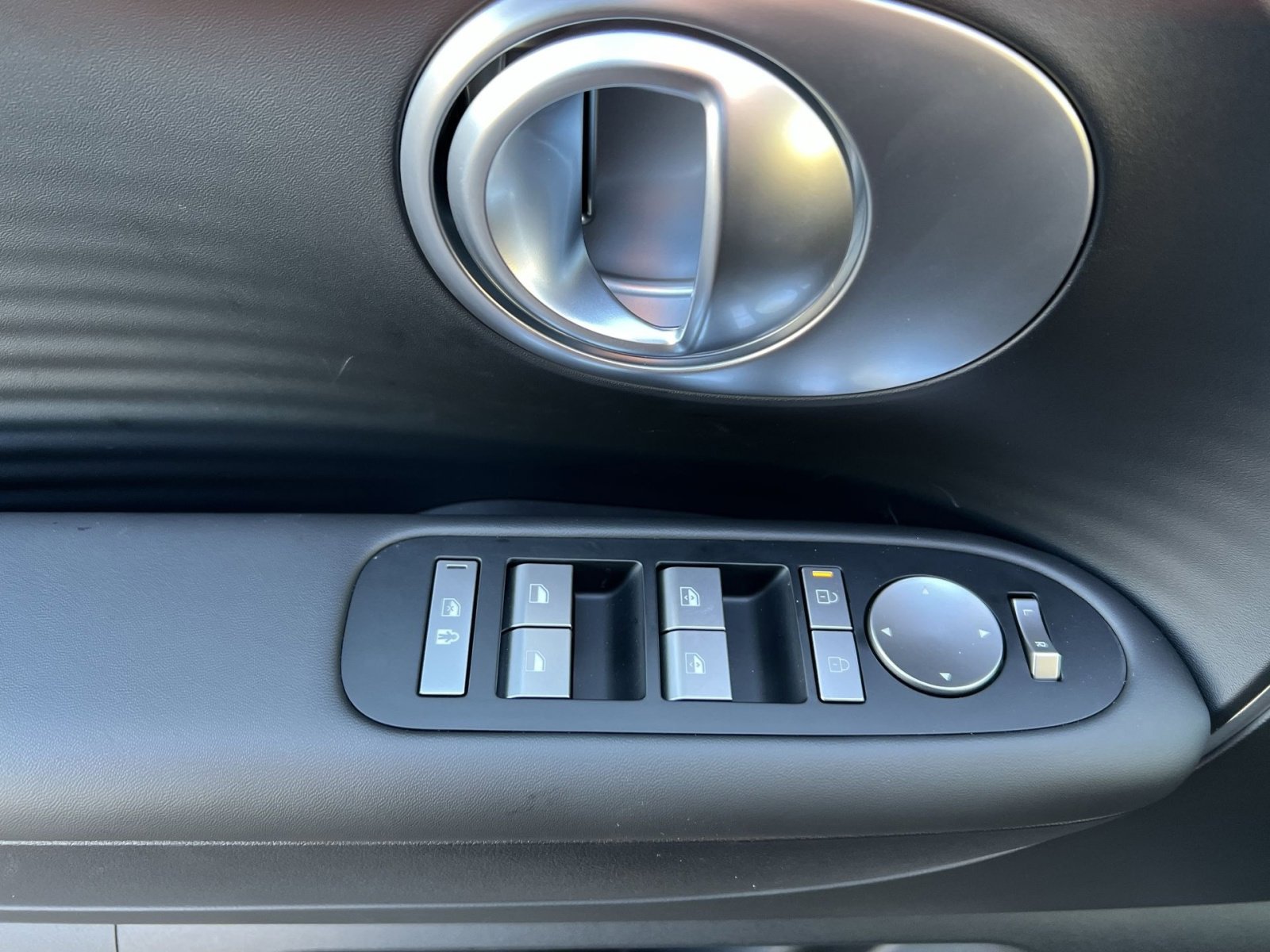 New 2026 Hyundai Ioniq 9 SE image 15