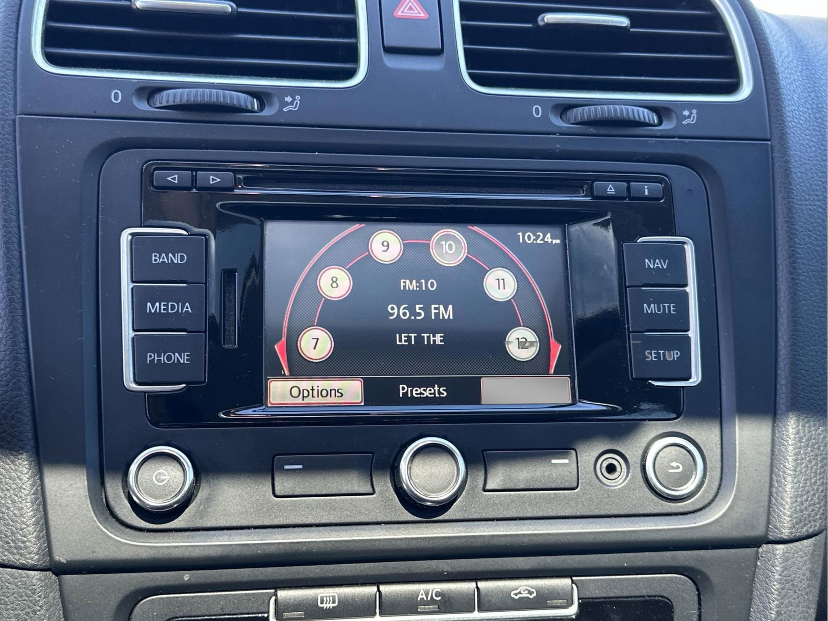 Used 2013 Volkswagen Golf TDI image 13