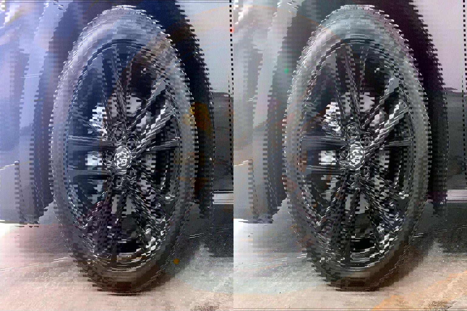 Used 2025 Toyota Camry SE image 9