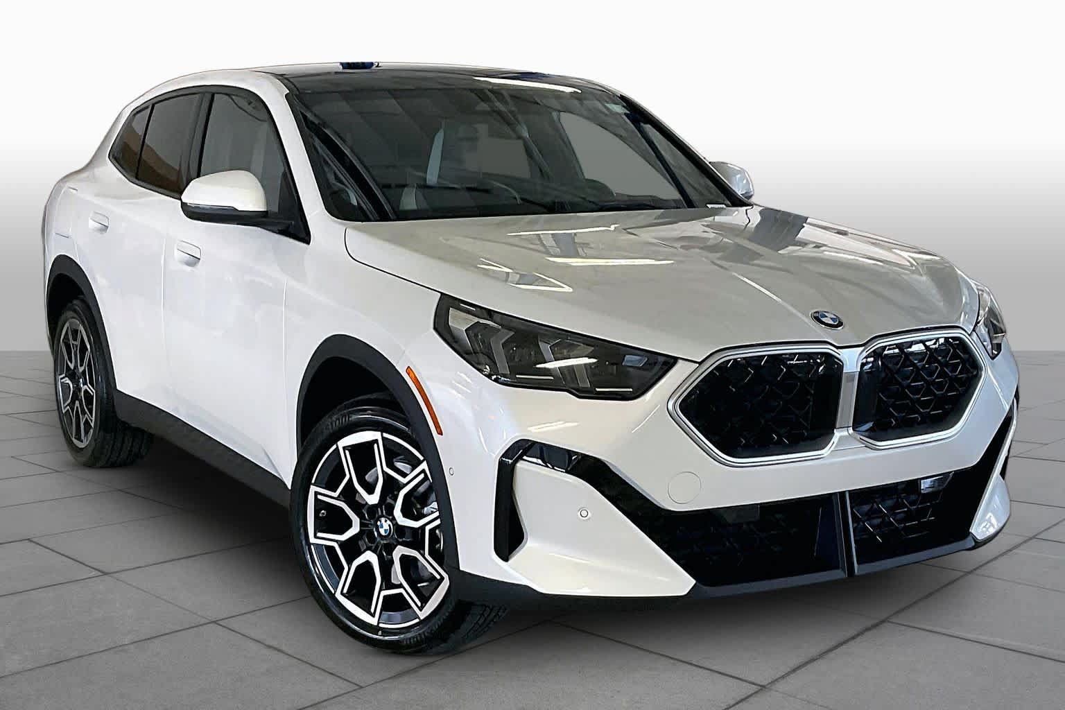 New 2026 BMW X2 xDrive28i w/ Technology Package AWD/4WD image 2