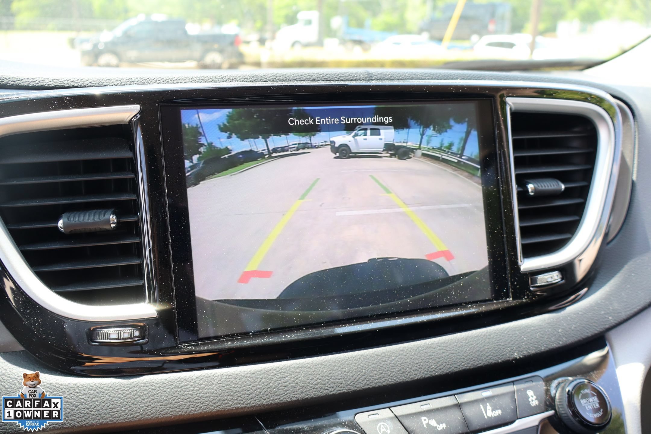 Used 2023 Chrysler Pacifica Touring-L FWD image 23