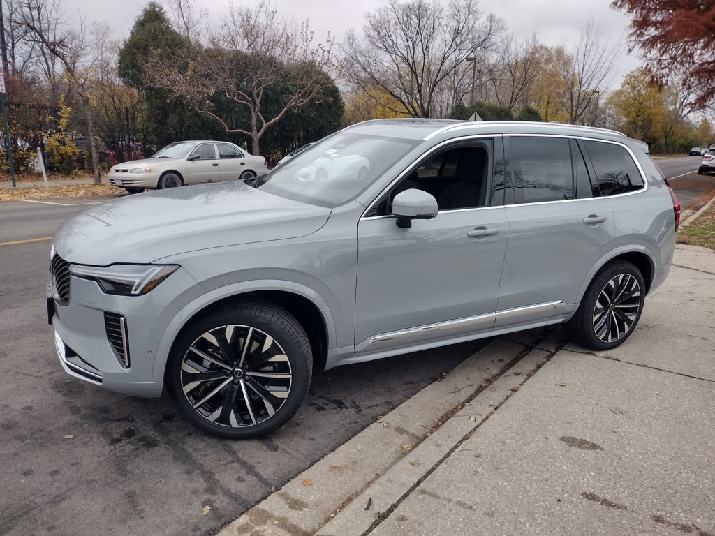 New 2026 Volvo XC90 B6 Plus w/ Protection Package Premier image 3