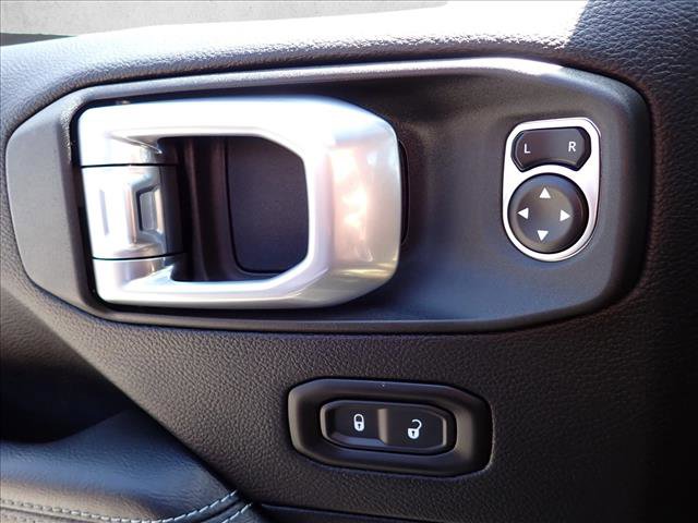 Used 2020 Jeep Gladiator Rubicon w/ Dual Top Group AWD/4WD image 13