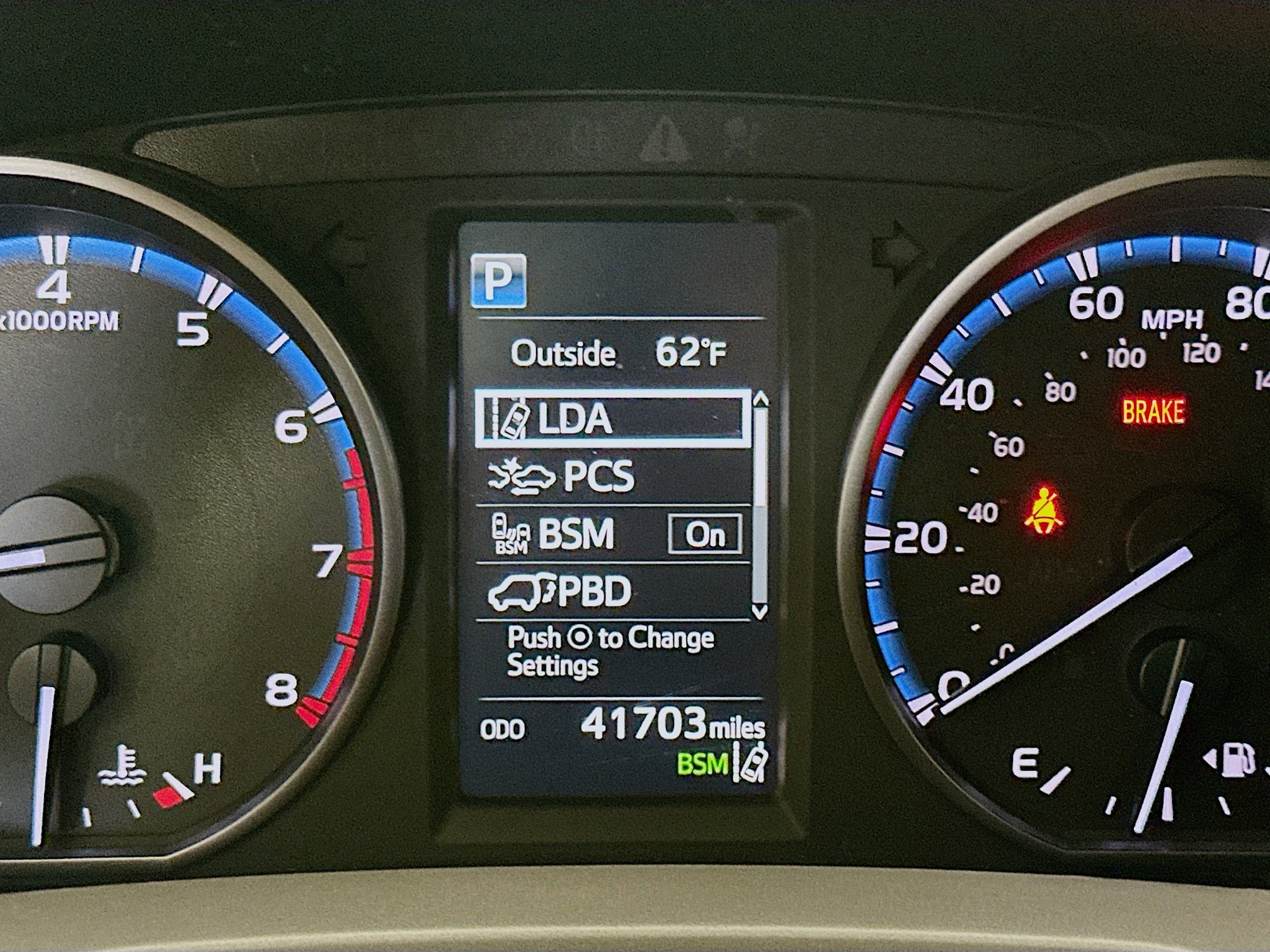 Used 2018 Toyota RAV4 XLE image 18