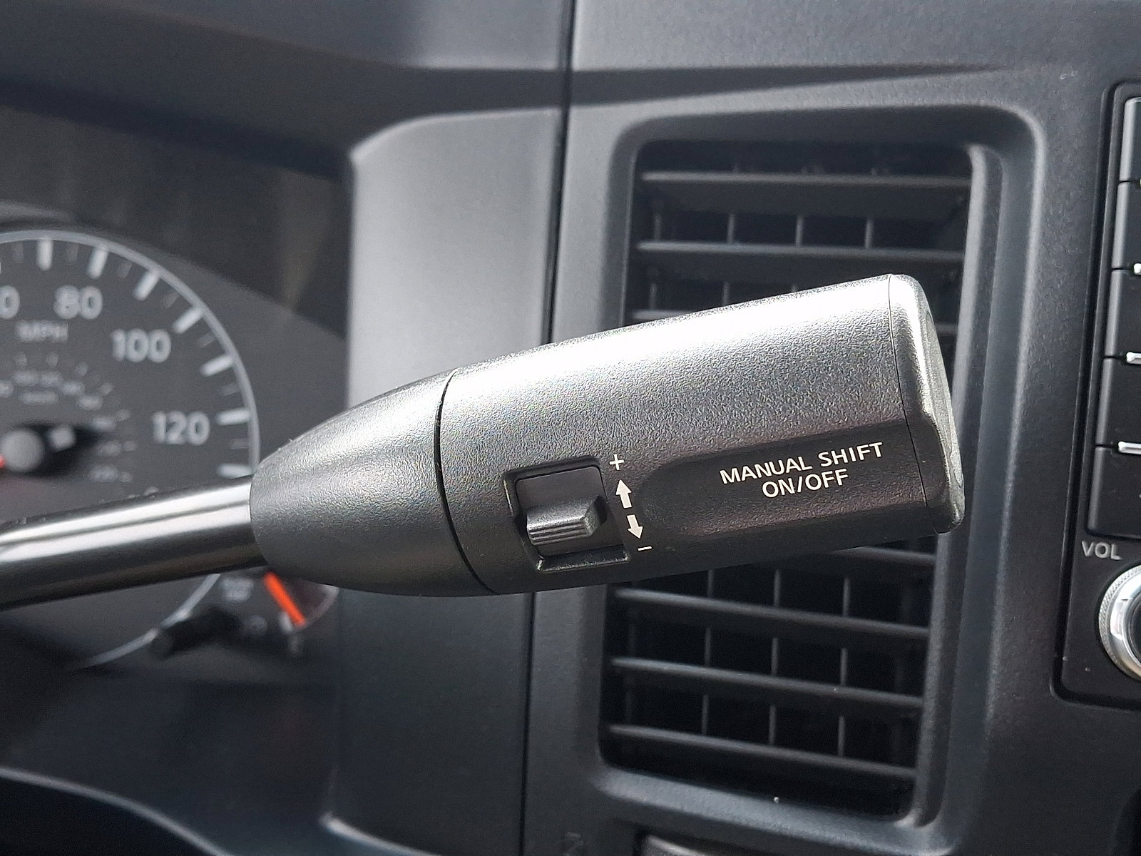 Used 2021 Nissan NV 2500 SV image 17