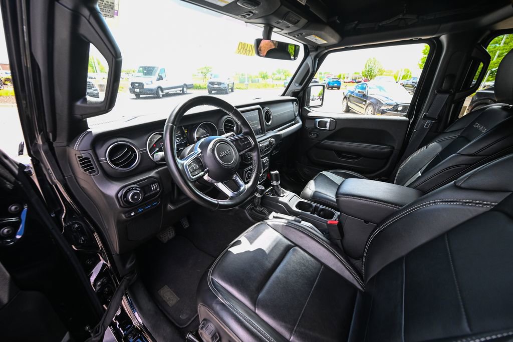 Used 2023 Jeep Wrangler Unlimited Sahara w/ Cold Weather Group AWD/4WD image 17