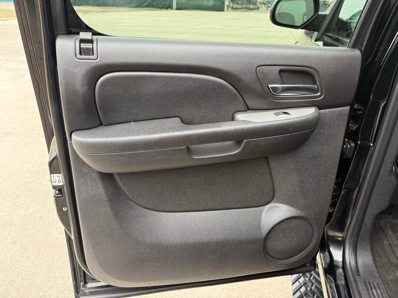 Used 2011 Chevrolet Avalanche LT w/ Luxury Package image 16