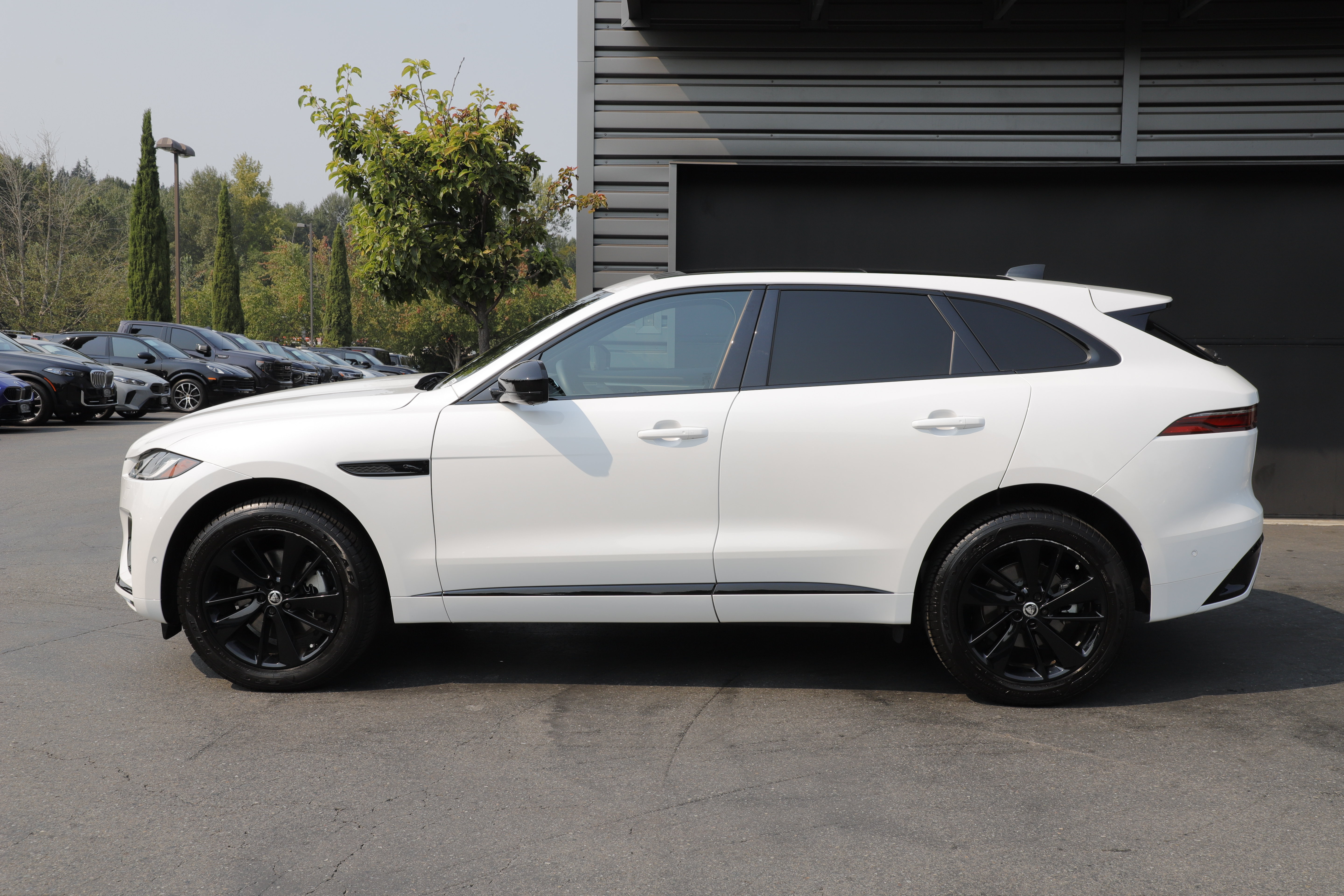 Certified 2025 Jaguar F-PACE R-Dynamic S AWD/4WD image 5