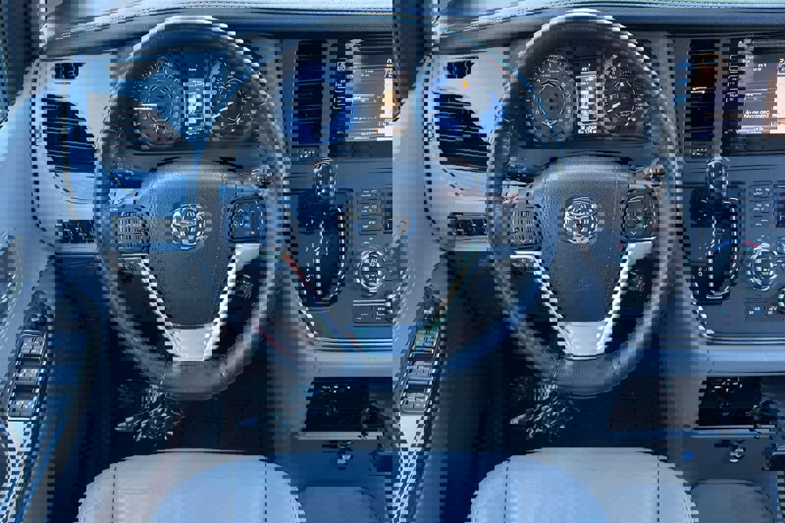 Used 2015 Toyota Sienna XLE Premium image 15