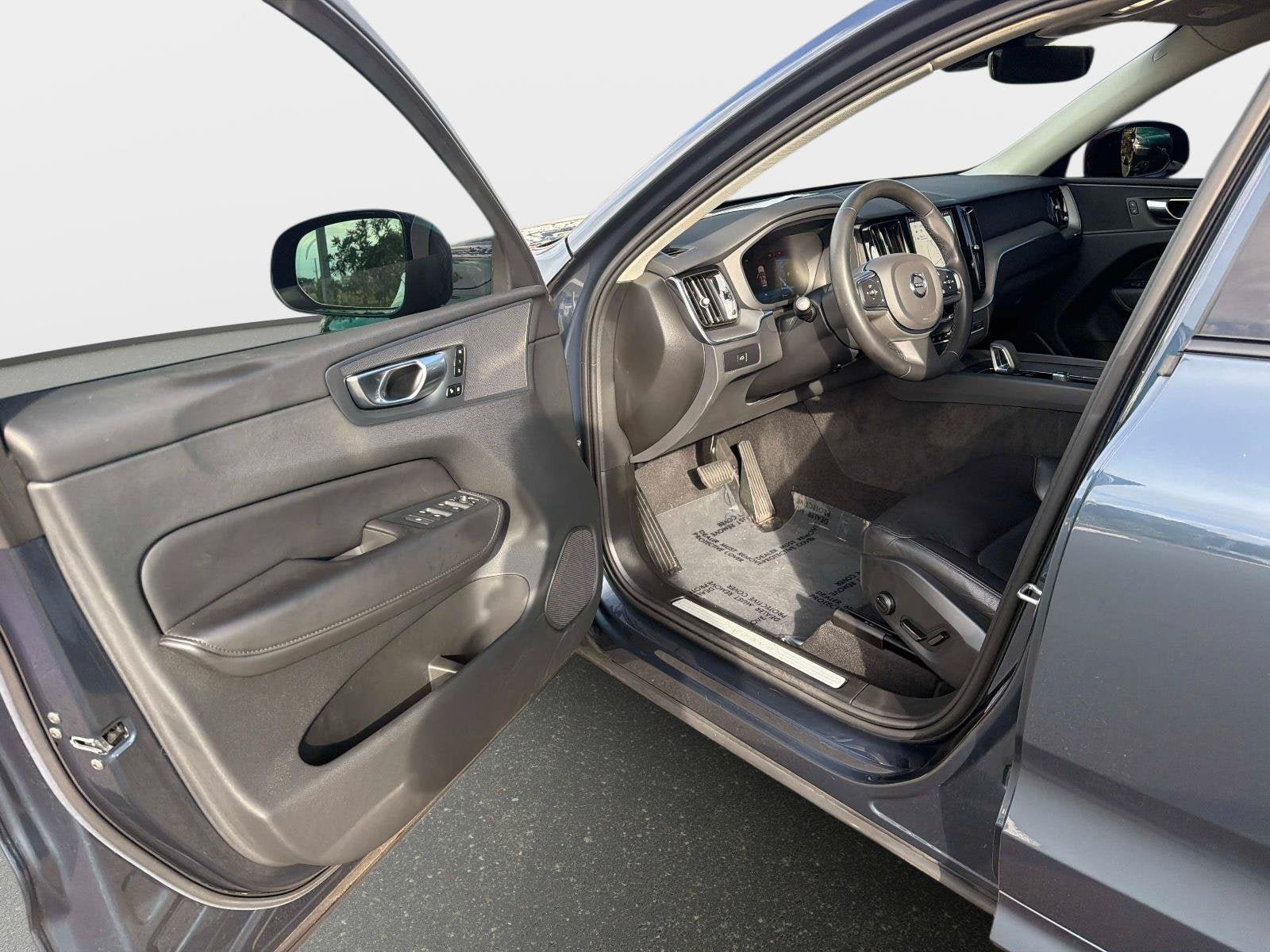 Certified 2024 Volvo XC60 B5 Core AWD/4WD image 19