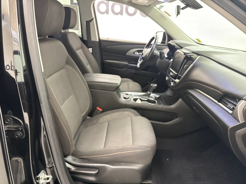 Used 2019 Chevrolet Traverse LT w/ LPO, Floor Liner Package AWD/4WD image 24