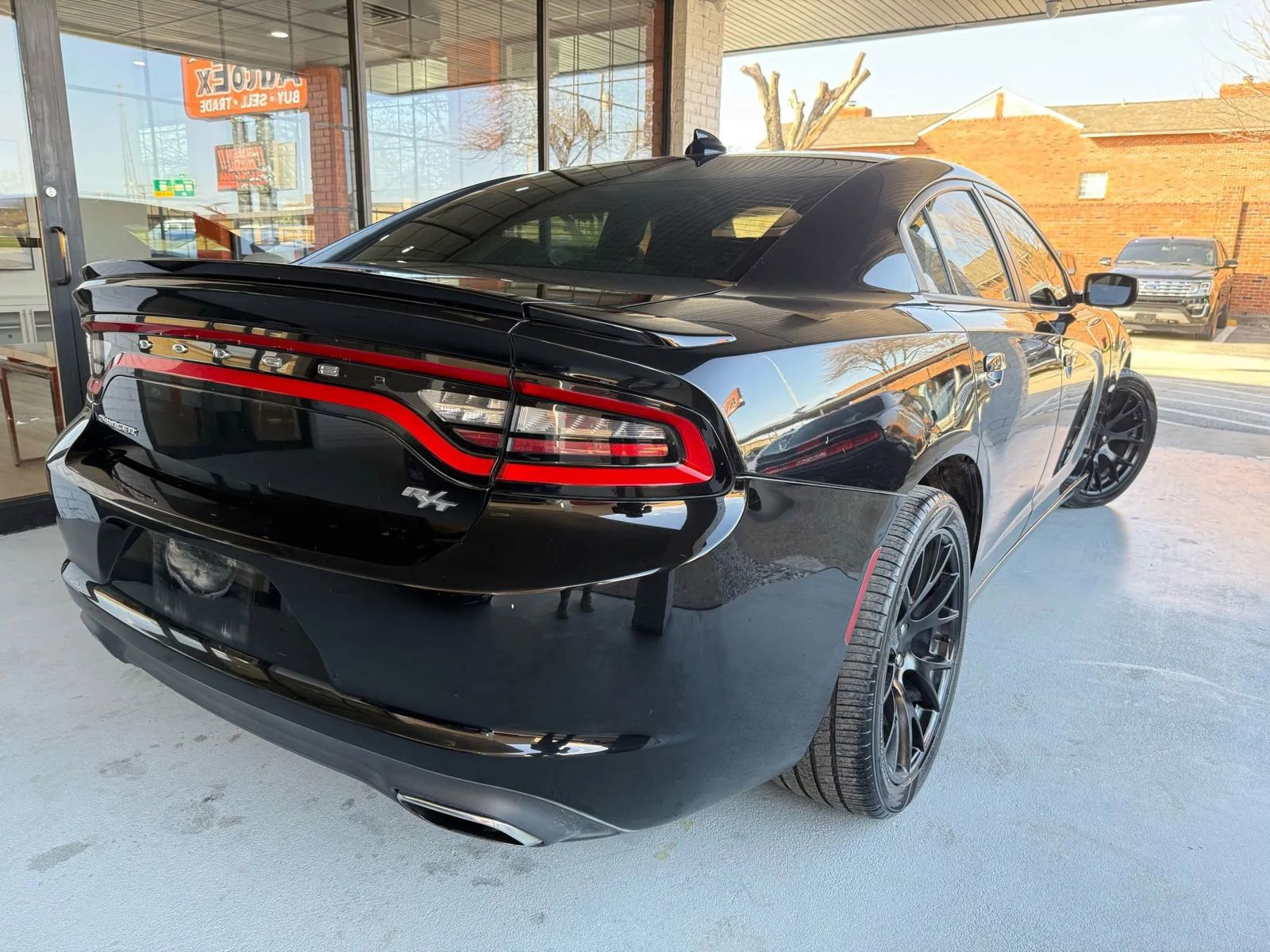 Used 2015 Dodge Charger R/T RWD image 3